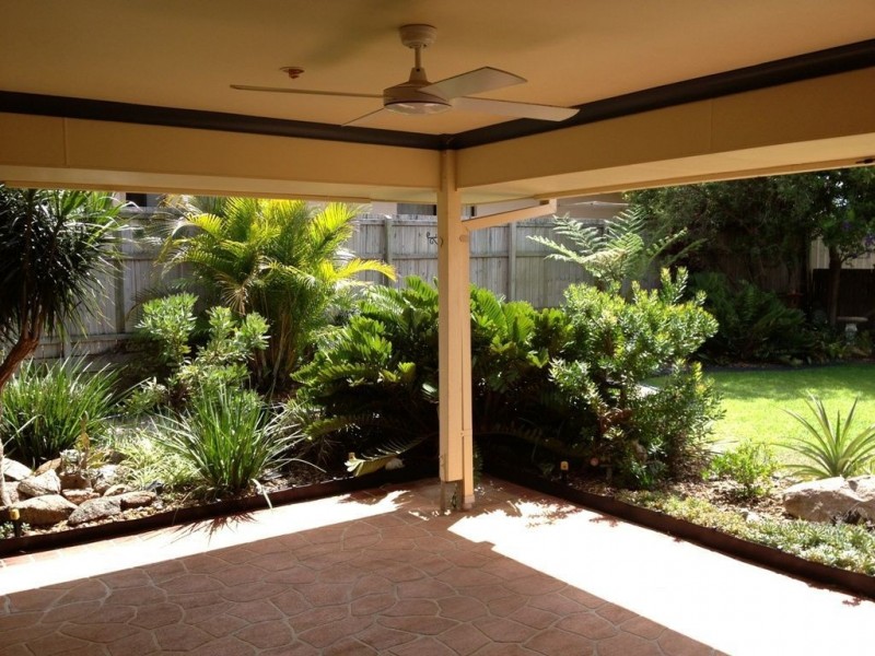 21 Attenborough Cct, Redland Bay QLD 4165