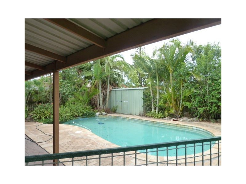 50 Strachan Rd, Victoria Point QLD 4165