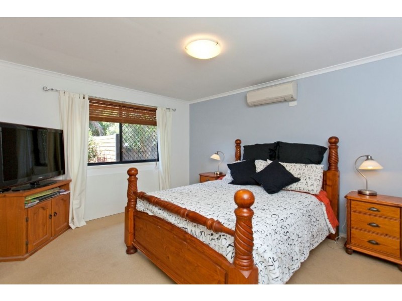 12 Garrett Place, Redland Bay QLD 4165