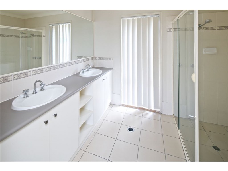 33 Baythorn Drive, Thornlands QLD 4164