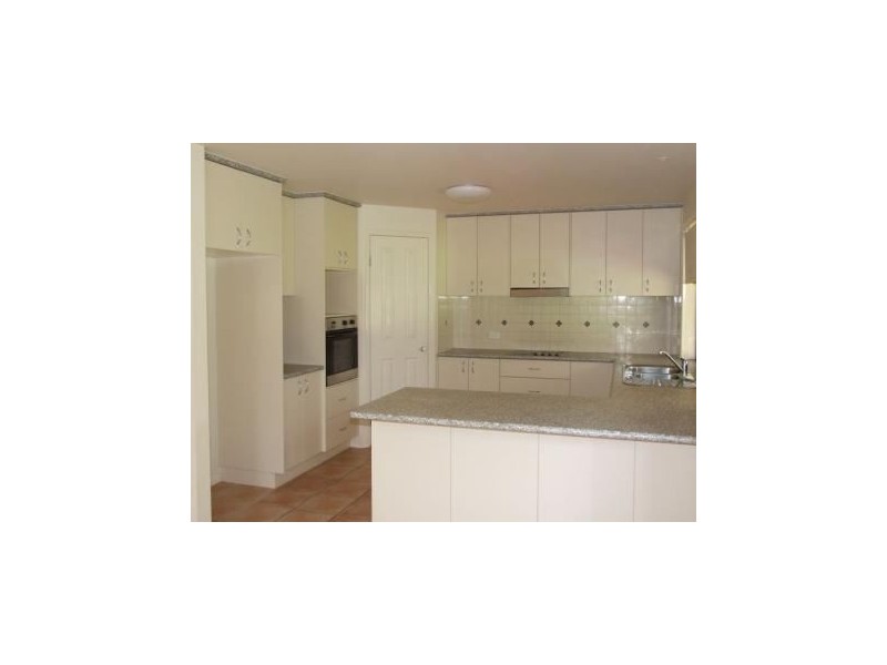 4 Creedin Court, Redland Bay QLD 4165
