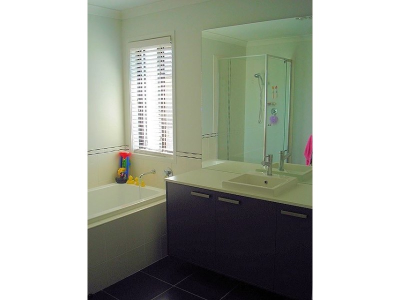 5 Creekwood St, Victoria Point QLD 4165