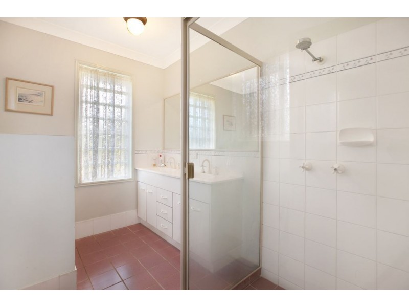 31 The Boulevard, Redland Bay QLD 4165