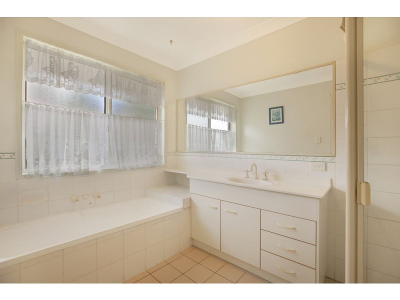 31 The Boulevard, Redland Bay QLD 4165