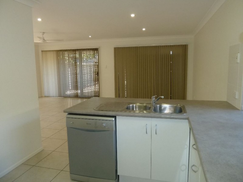 15 Tina Street, Redland Bay QLD 4165