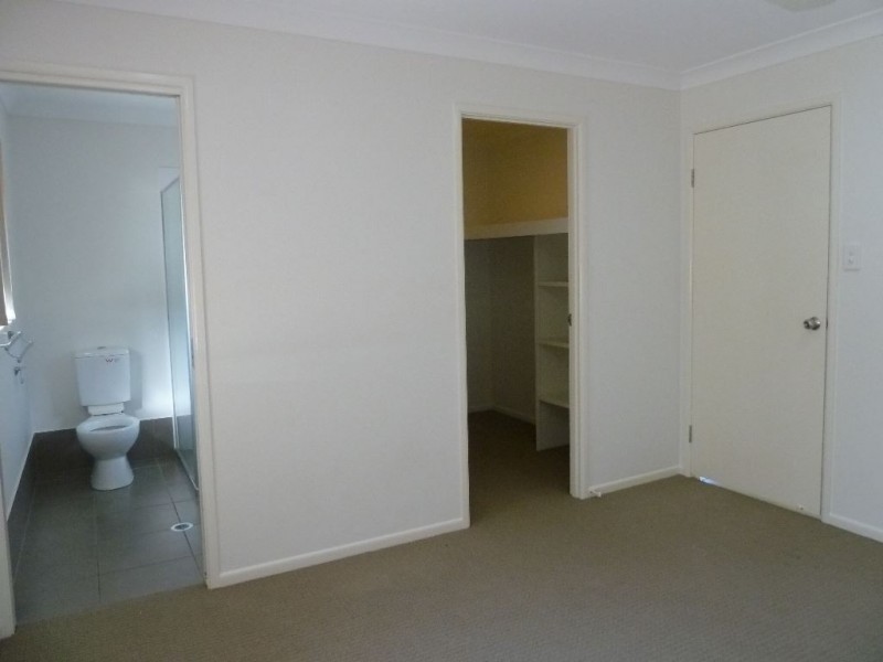 15 Tina Street, Redland Bay QLD 4165