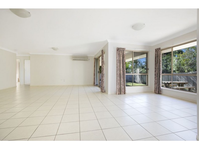 2 Keirnan Street, Redland Bay QLD 4165