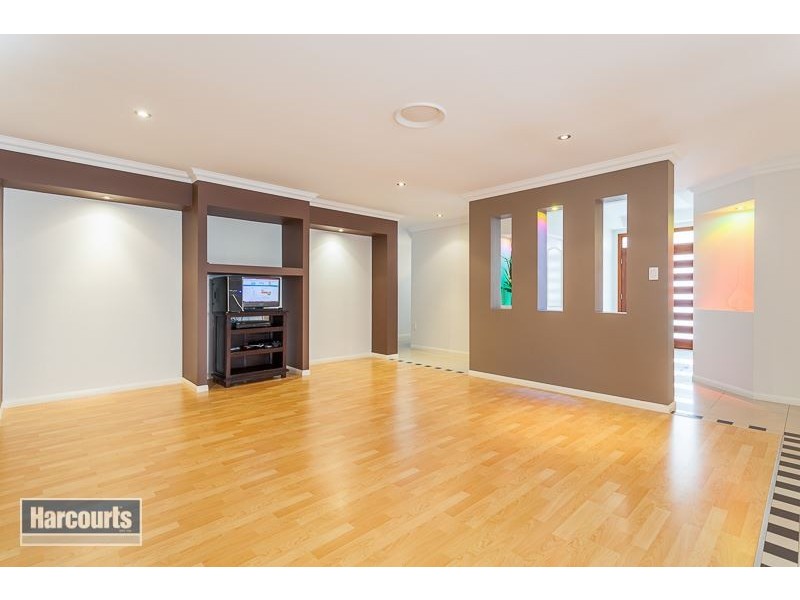 3 Resi Drive, Regents Park QLD 4118