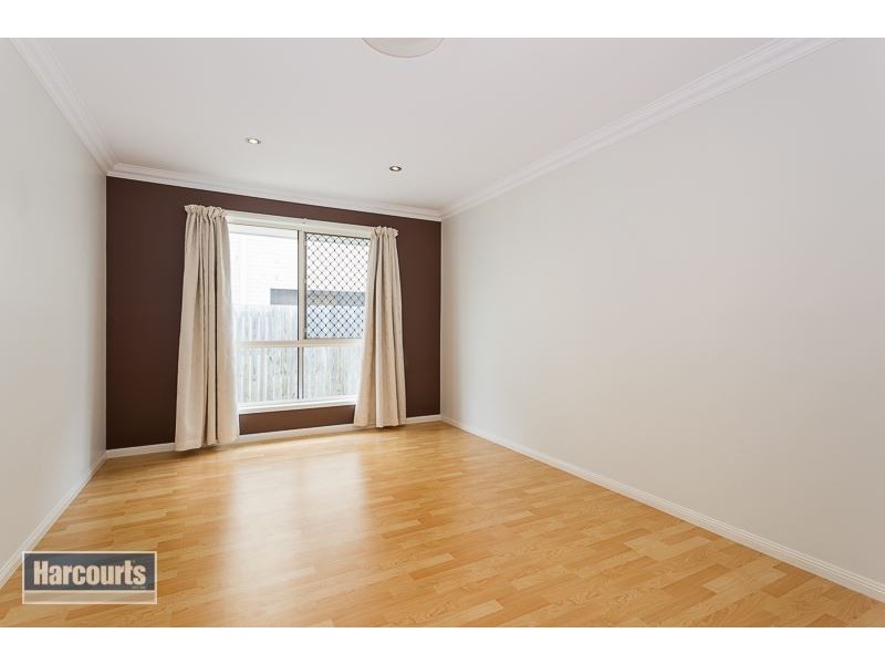 3 Resi Drive, Regents Park QLD 4118