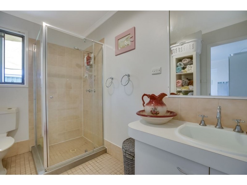 2 Sutton Street, Victoria Point QLD 4165
