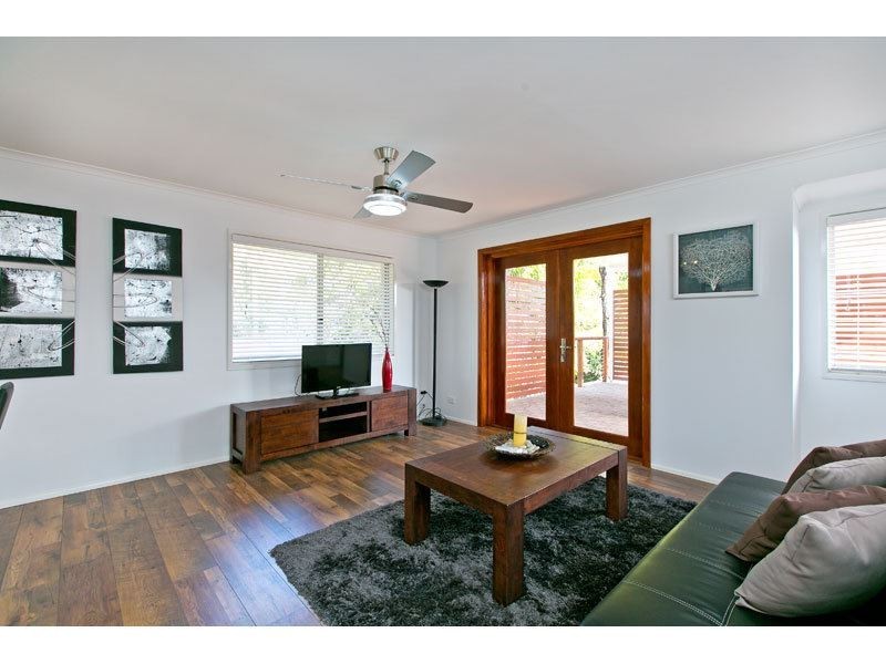 60 Muriel Street, Redland Bay QLD 4165