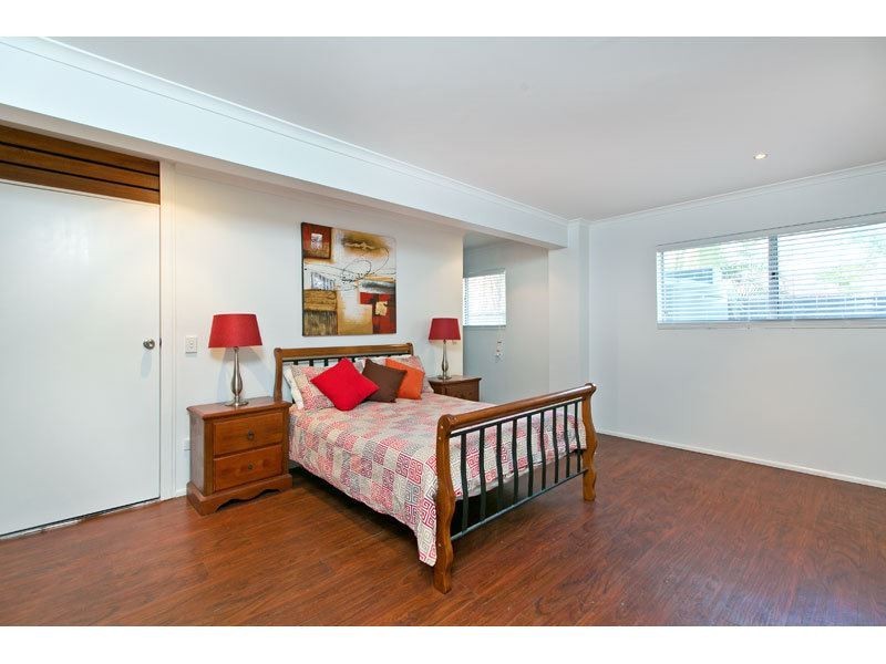 60 Muriel Street, Redland Bay QLD 4165