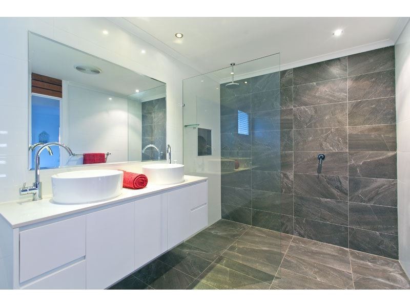 60 Muriel Street, Redland Bay QLD 4165