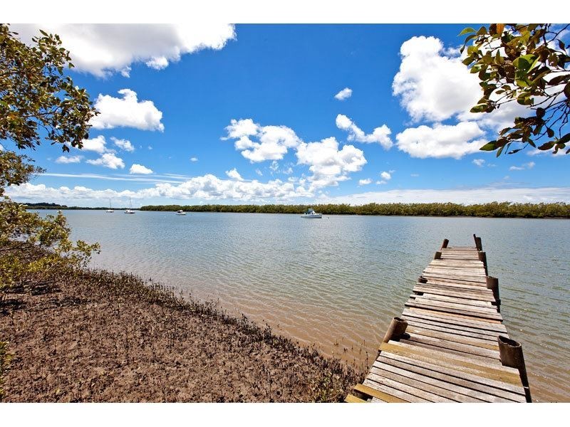 60 Muriel Street, Redland Bay QLD 4165