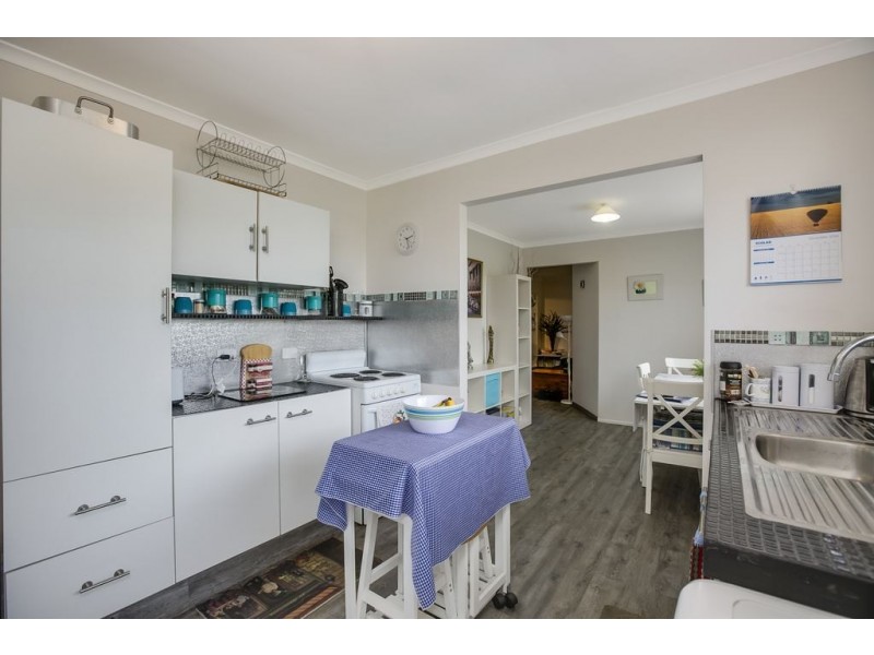 2 Sutton Street, Victoria Point QLD 4165