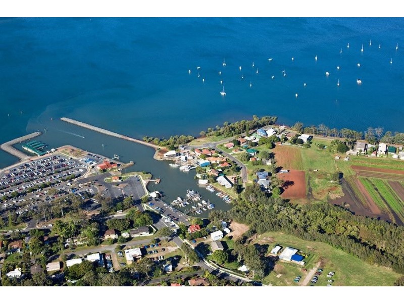 18 Outridge Street, Redland Bay QLD 4165