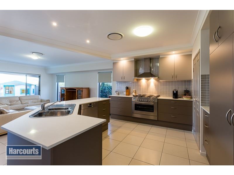 3 Kelby Close, Redland Bay QLD 4165