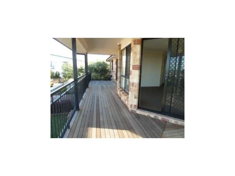 4 Creedin Court, Redland Bay QLD 4165