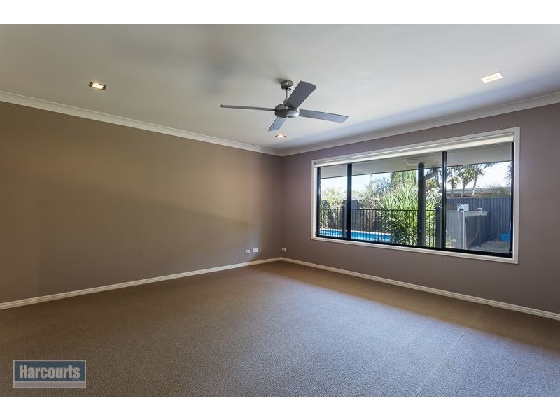 4 Foote Street, Redland Bay QLD 4165