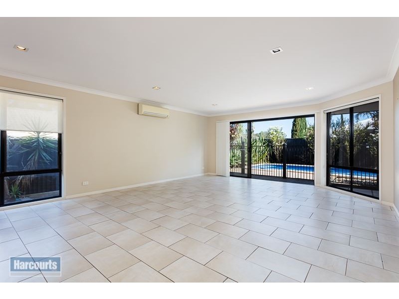 4 Foote Street, Redland Bay QLD 4165