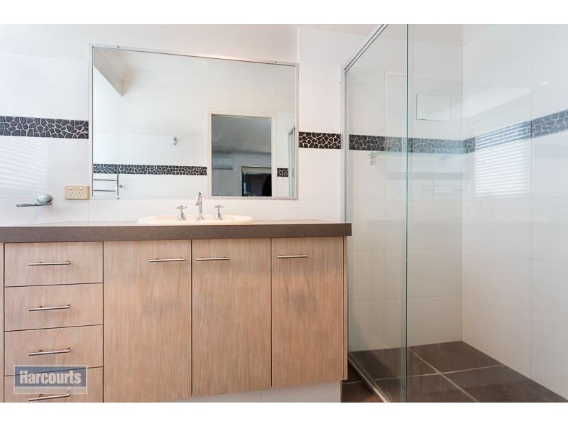 4 Foote Street, Redland Bay QLD 4165