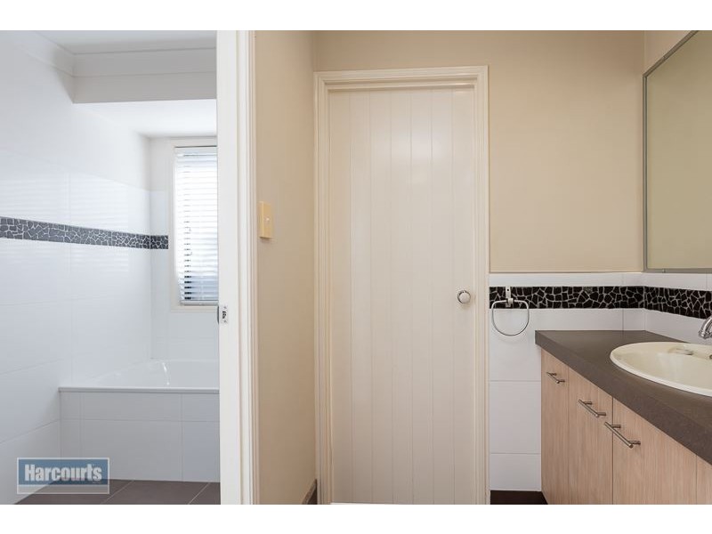 4 Foote Street, Redland Bay QLD 4165