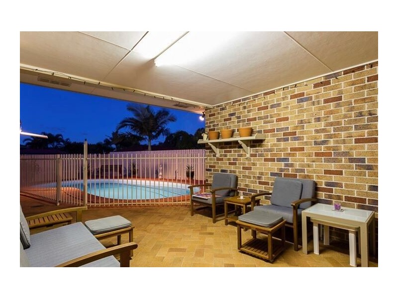 12 Montrose Place, Redland Bay QLD 4165