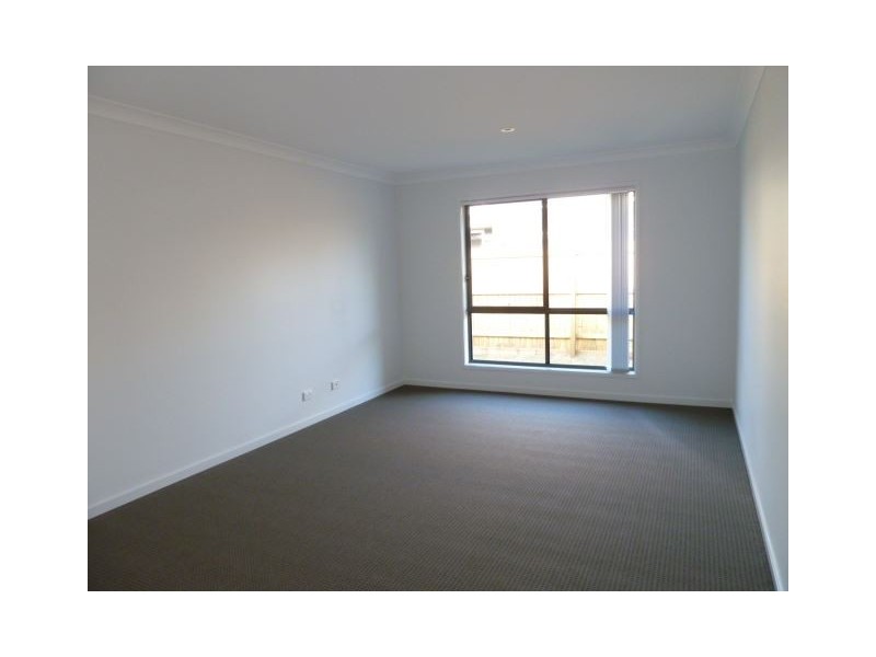 18 Maree Place, Redland Bay QLD 4165