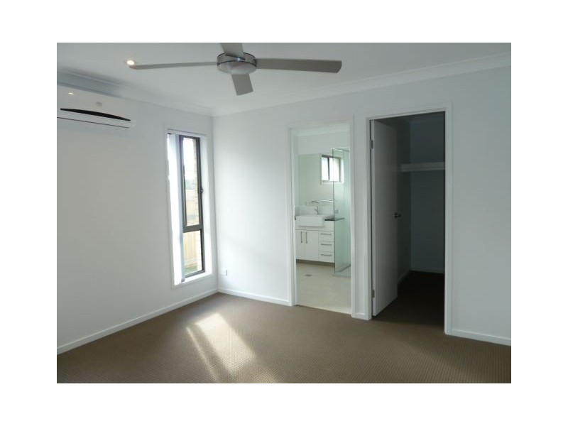 18 Maree Place, Redland Bay QLD 4165