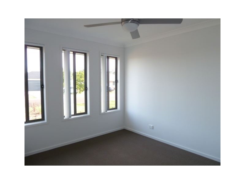 18 Maree Place, Redland Bay QLD 4165