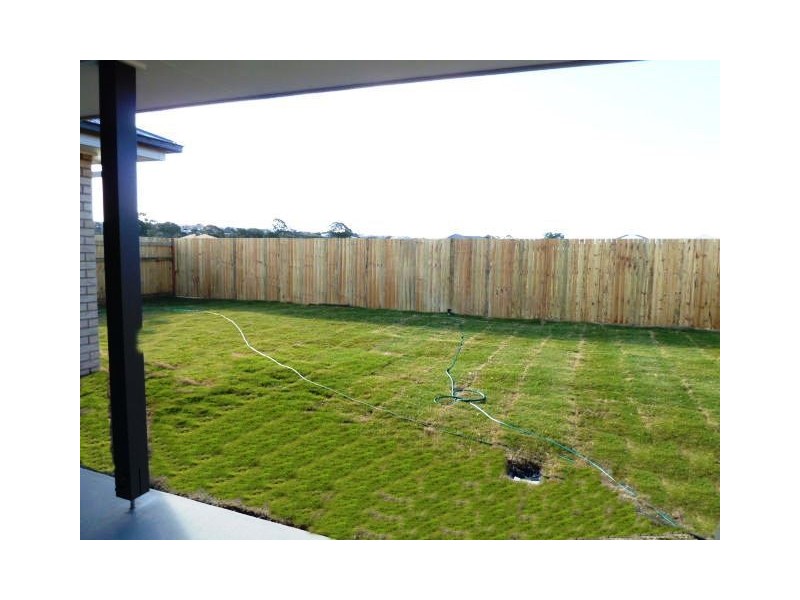 18 Maree Place, Redland Bay QLD 4165