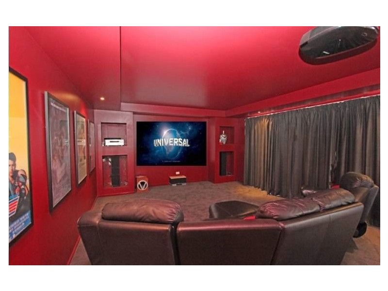 9 Saltwater Place, Redland Bay QLD 4165