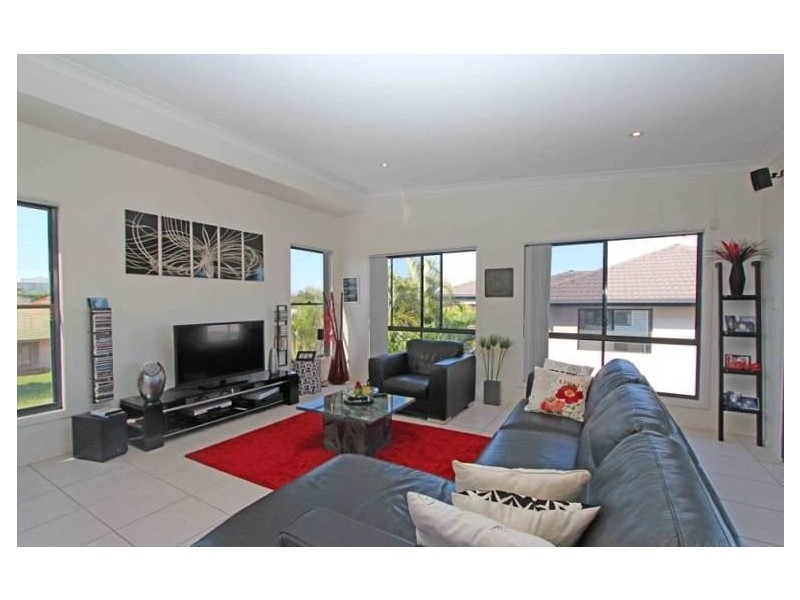 9 Saltwater Place, Redland Bay QLD 4165