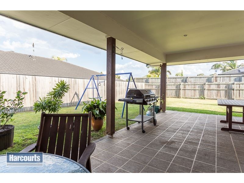 8 Poynter Street, Redland Bay QLD 4165