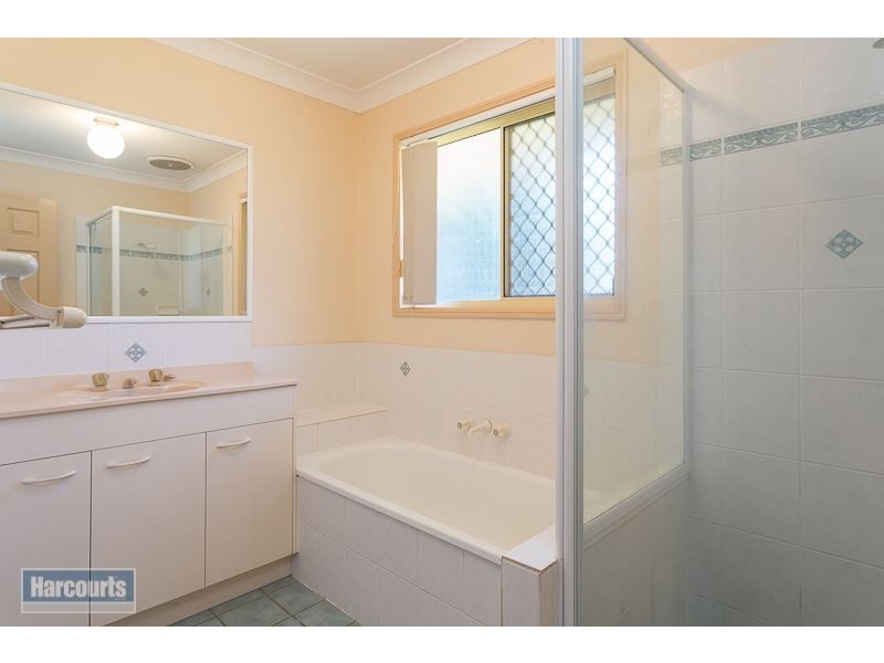 Unit 2/67 Benfer Rd, Victoria Point QLD 4165