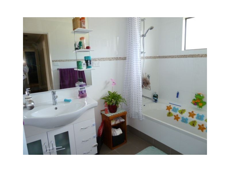 24 Wattle Street, Victoria Point QLD 4165