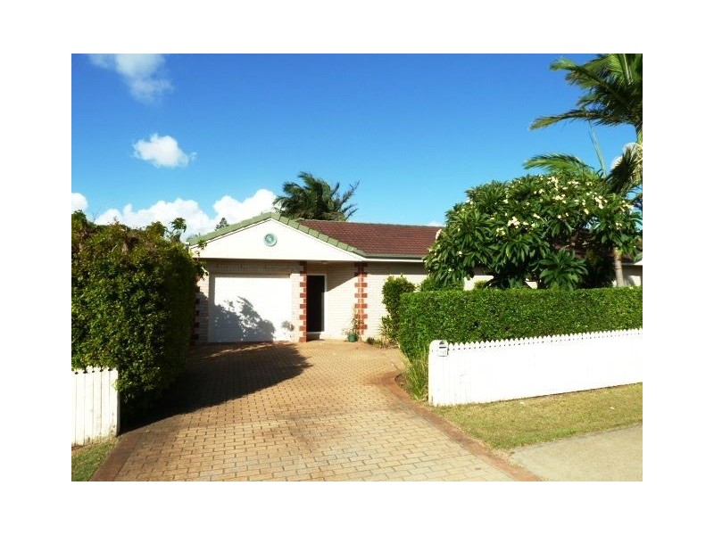 1/2 Wilson Street, Victoria Point QLD 4165