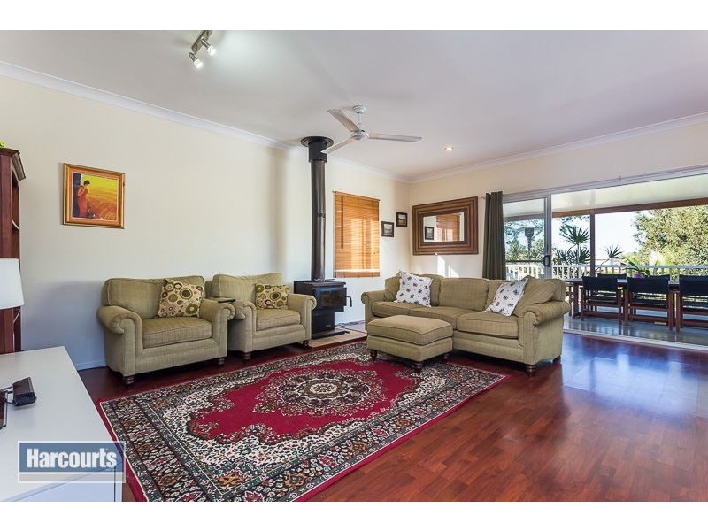 11 Tina Street, Redland Bay QLD 4165