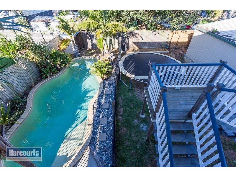 11 Tina Street, Redland Bay QLD 4165