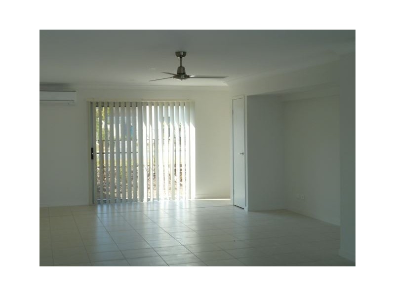 11/4 Rhiana, Pimpama QLD 4209