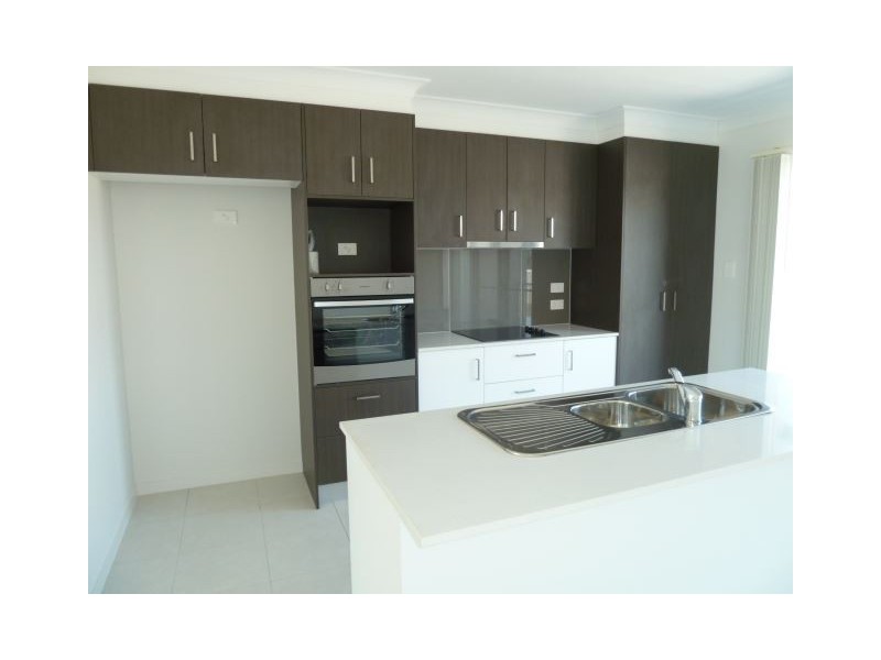 11/4 Rhiana, Pimpama QLD 4209