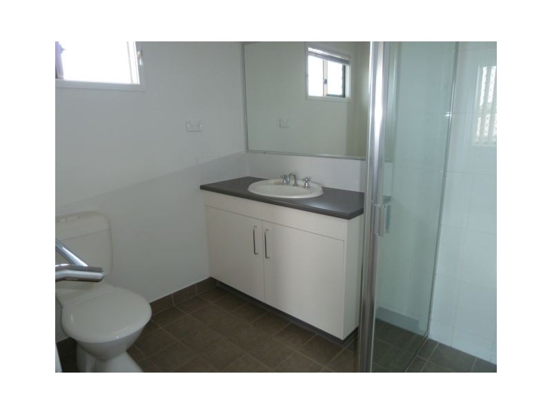 2 Camphor Crt, Victoria Point QLD 4165