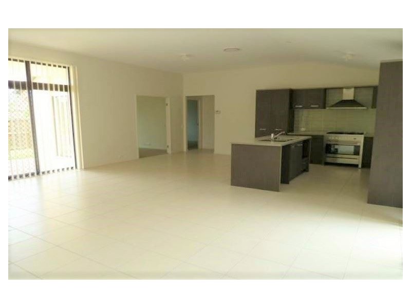 25 Treetop Place, Manly West QLD 4179