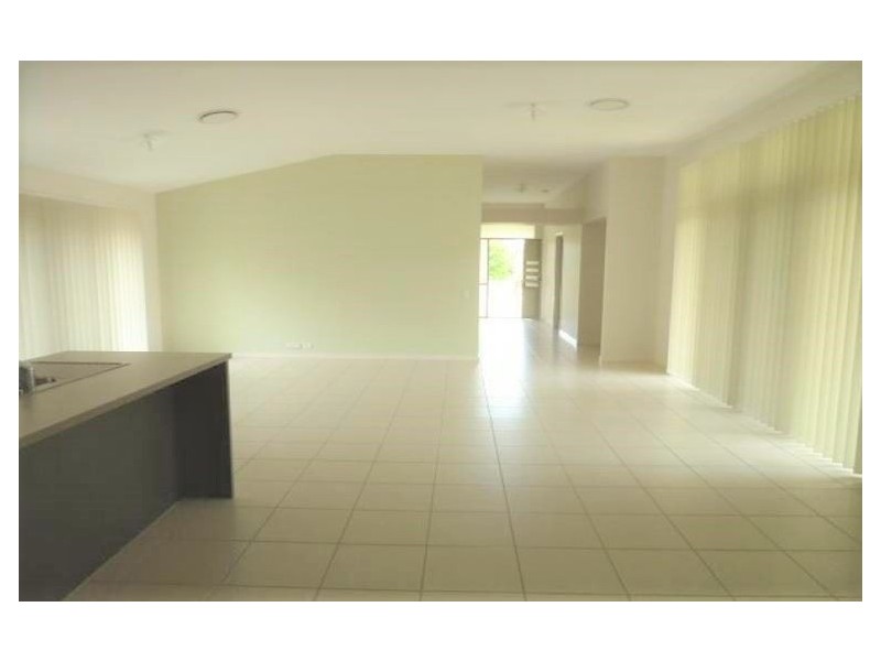 25 Treetop Place, Manly West QLD 4179