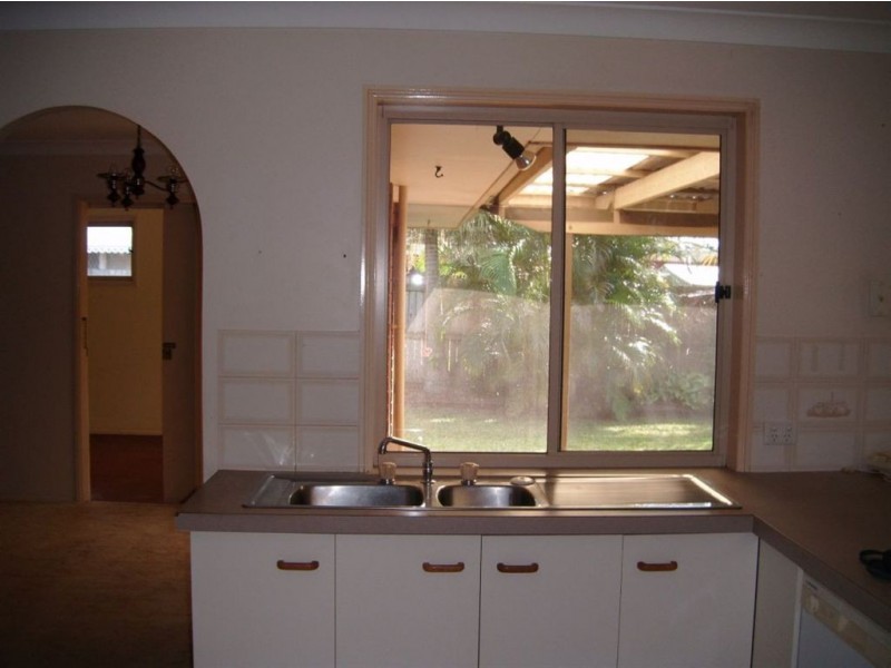 8 Schmidt Street, Victoria Point QLD 4165