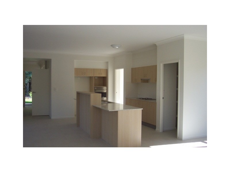 7 Cyan Place, Redland Bay QLD 4165