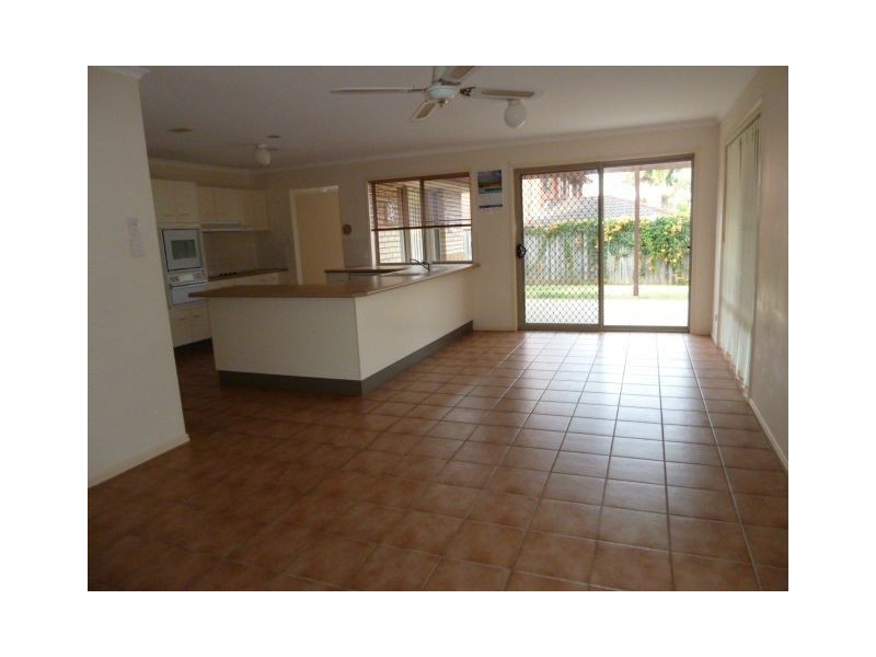 46 Pitt St, Redland Bay QLD 4165
