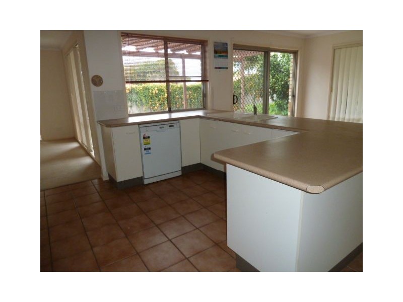 46 Pitt St, Redland Bay QLD 4165