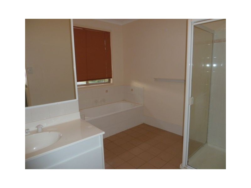 46 Pitt St, Redland Bay QLD 4165