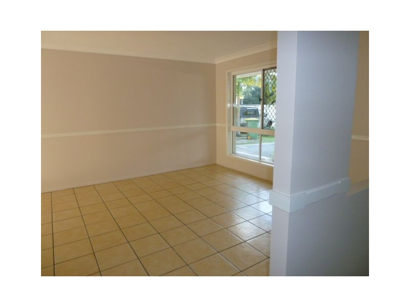 8 Terrier Court, Redland Bay QLD 4165